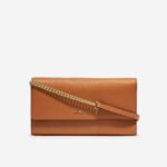 bronzeado britânico acessórios 8Z8F495 mulheres Cole Haan carteira em uma corrente