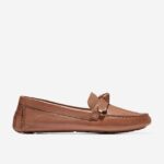 couro de pecan calçados 8Z8F69 mulheres Cole Haan Evelyn Bow driver